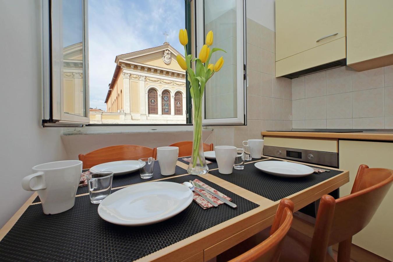 Apartment Vatican 47